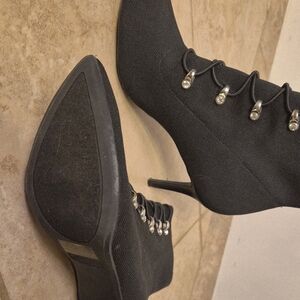 Elegant Black Heeled Boots